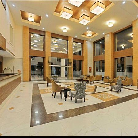 Poppys Hotel Madurai Extérieur photo