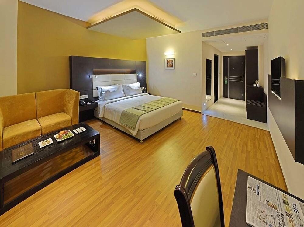 Poppys Hotel Madurai Extérieur photo