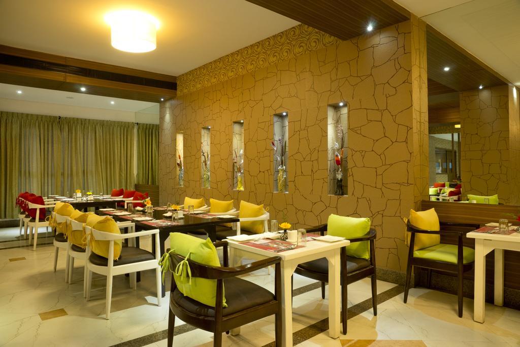 Poppys Hotel Madurai Extérieur photo