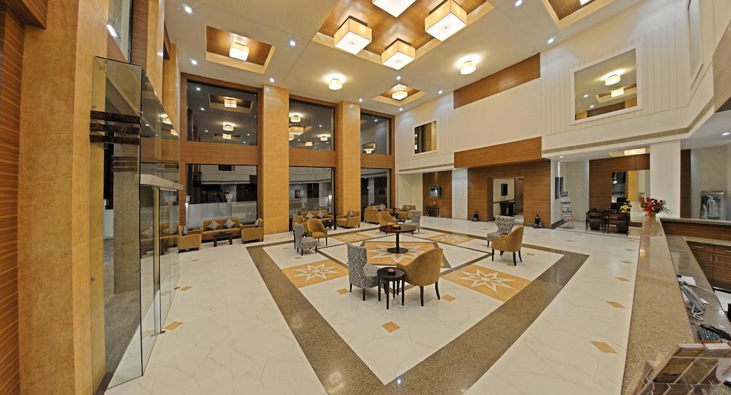 Poppys Hotel Madurai Extérieur photo