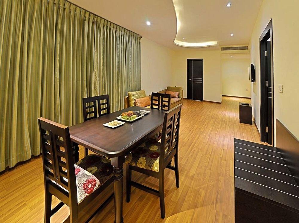 Poppys Hotel Madurai Extérieur photo