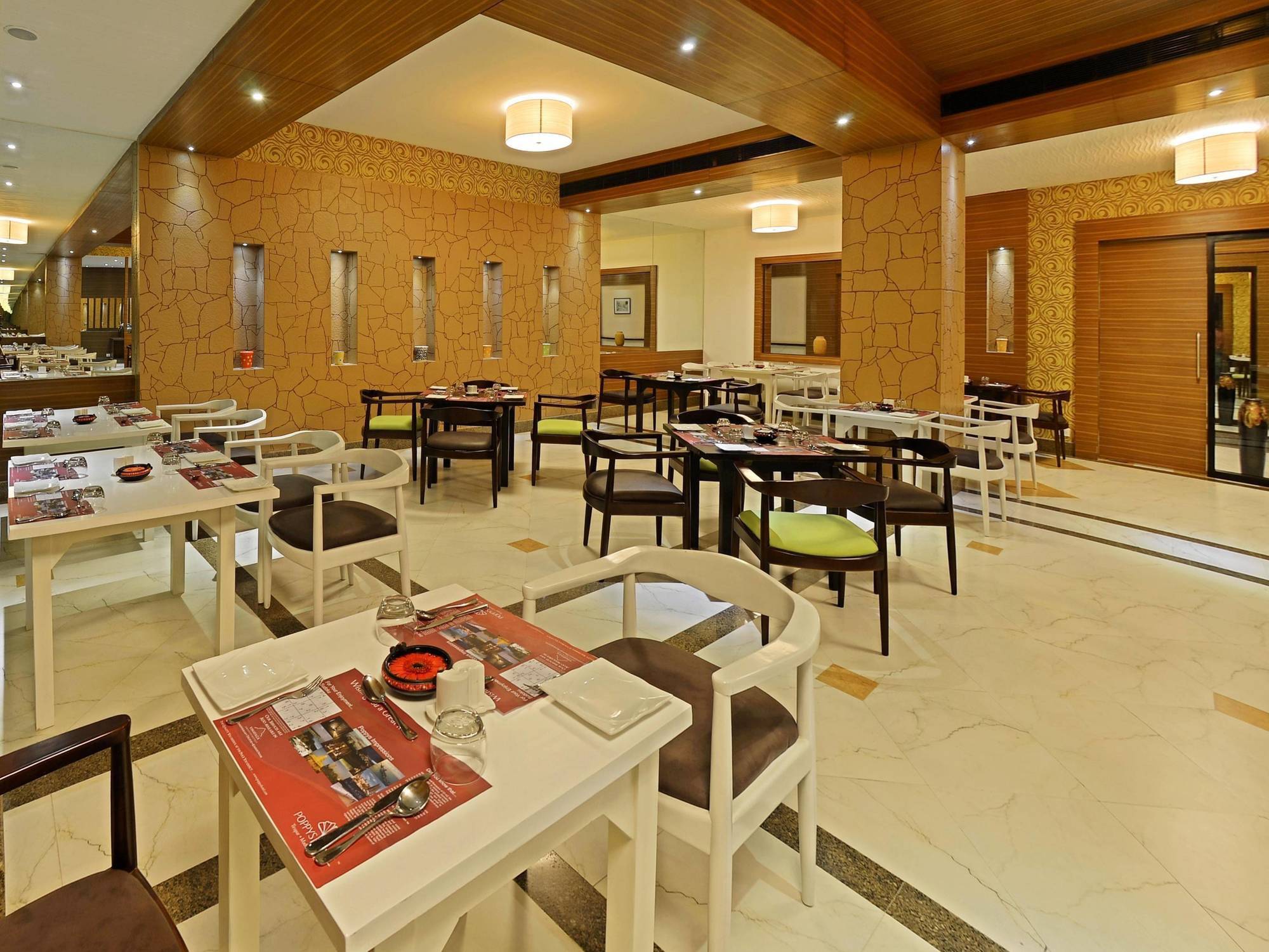 Poppys Hotel Madurai Extérieur photo