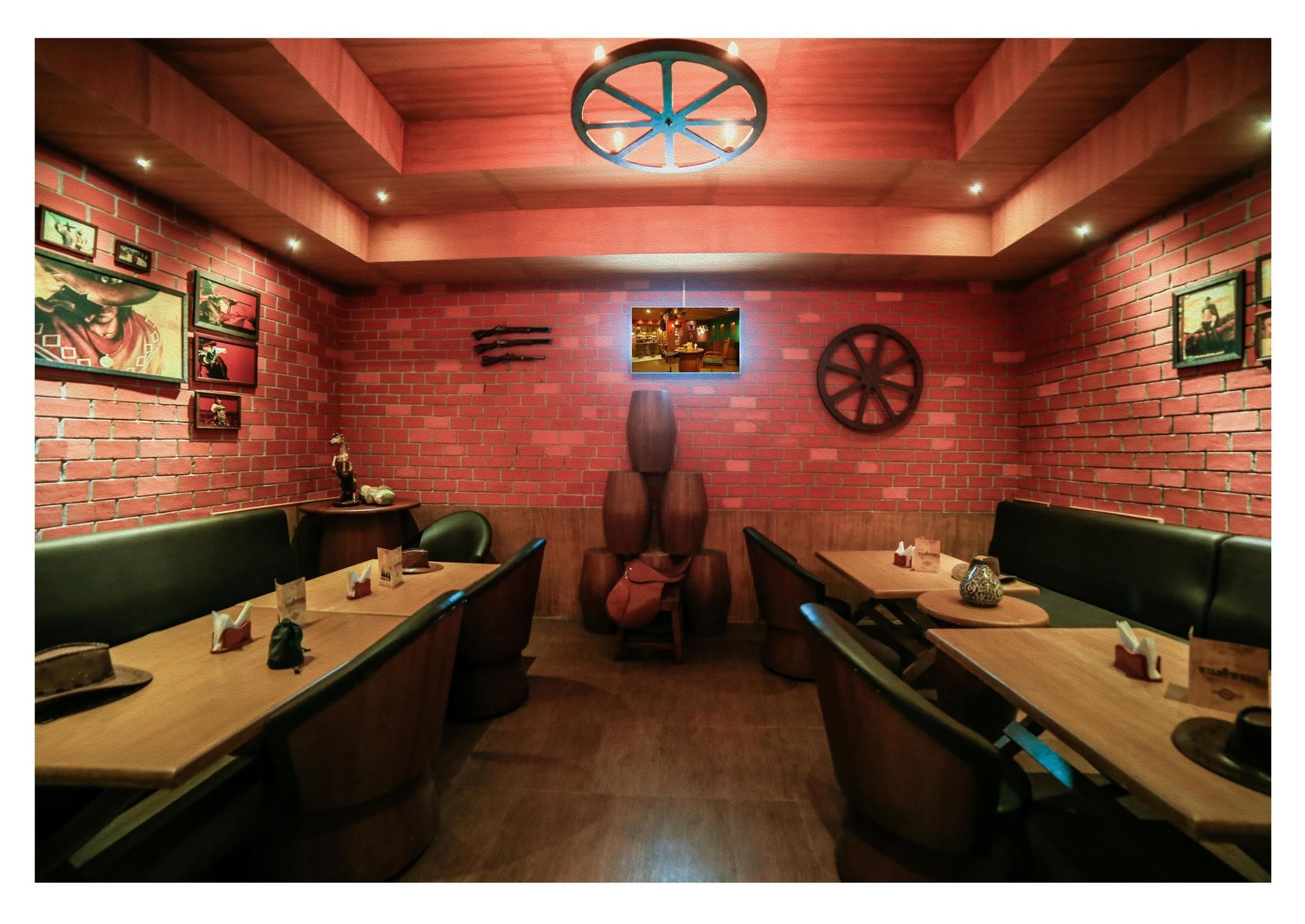 Poppys Hotel Madurai Extérieur photo