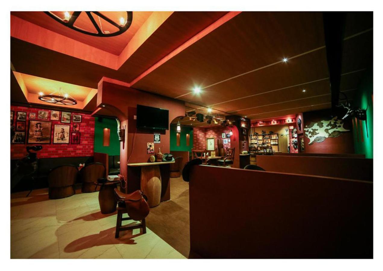 Poppys Hotel Madurai Extérieur photo